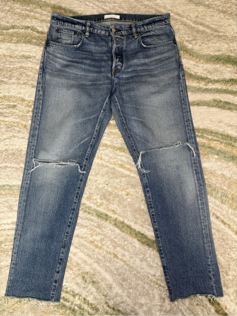 Moussy Vintage Jeans in Faded Blue with Knee Rips